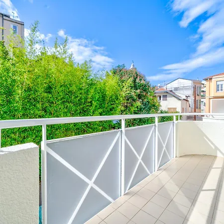 Le Calme A Nissa La Bella アパート *